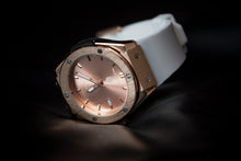 Load image into Gallery viewer, White Queen