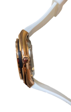 Load image into Gallery viewer, White Queen